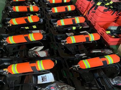 La pressione massima di scoppio del tubo antincendio doppio strato in gomma arriva fino a 120 bar