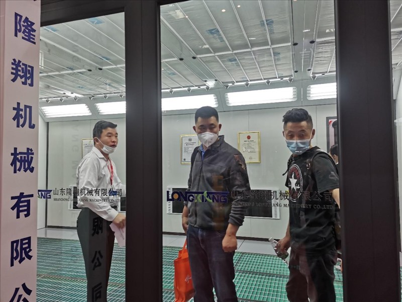 图片3 Shandong Longxiang's booth at the 2021 AMR Beijing International Automobile Exhibition was extremely popular