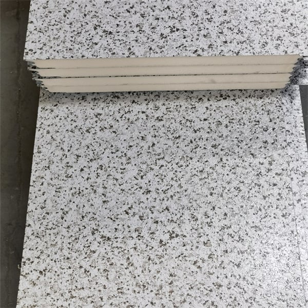 Insulating Properties of Polystyrene Sandwich Panels for Year-Round Comfor