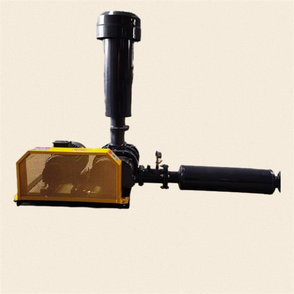 Maintaining optimal water quality with a root blower in aquaculture setups