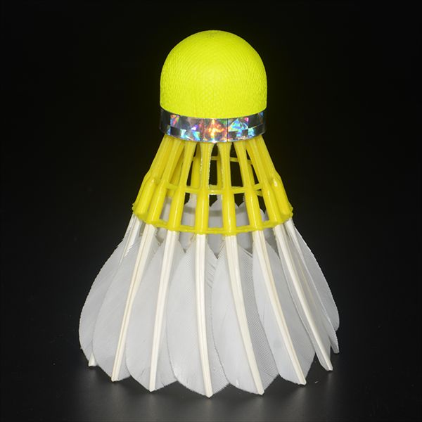Scopri il vero potenziale del tuo gioco con volani da badminton di alta qualità