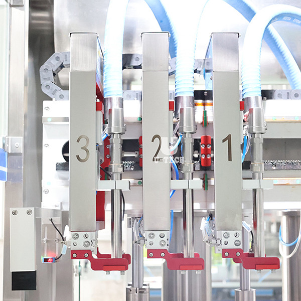 Revolutionizing the way you fill engine oil with a specialized machine