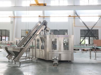 The Art of Packaging Luxury with a Sophisticated Wine Filling Machine