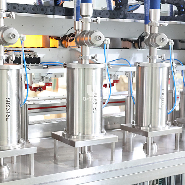 Easy to operate and maintain, this machine is perfect for any shampoo manufacturing facility.