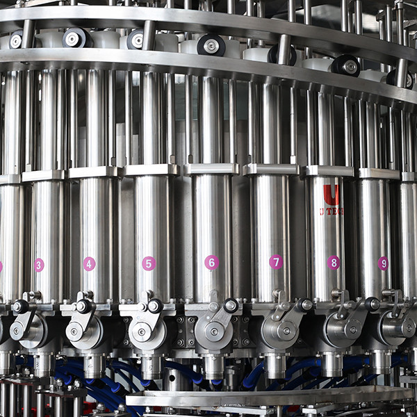 Achieve Consistent and Accurate Fills with a Sauce Filling Machine