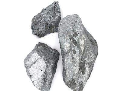 Réduction de la consommation d'énergie grâce au silicium à haute teneur en carbone dans les opérations de fusion