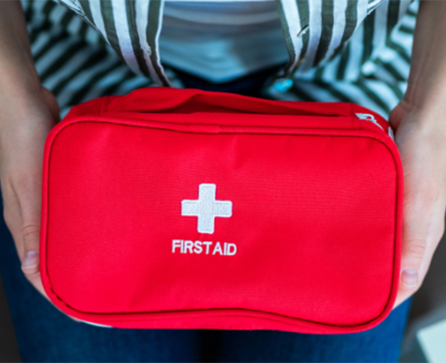 Mga Pangunahing Sangkap at Tip sa First Aid Kit
