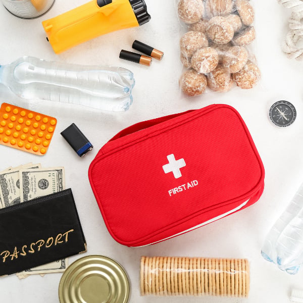 Tourniquet ဖြင့် First Aid Kit က ဘာသာ သူငယ်တစ်ဦး၏ ဇီဝဗာဒကို ကယ်လှယ်နိုင်သည်