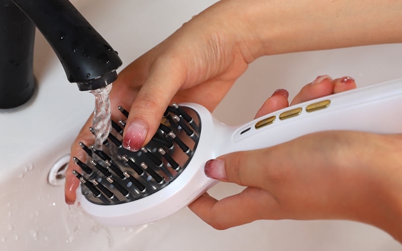 Portable electric vibrating radiofrequency multi-mode comb-shaped massage device details