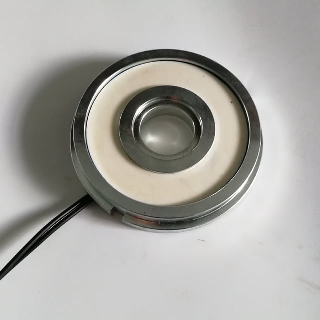 多角度の柔軟性を備えた汎用的なポジショニング