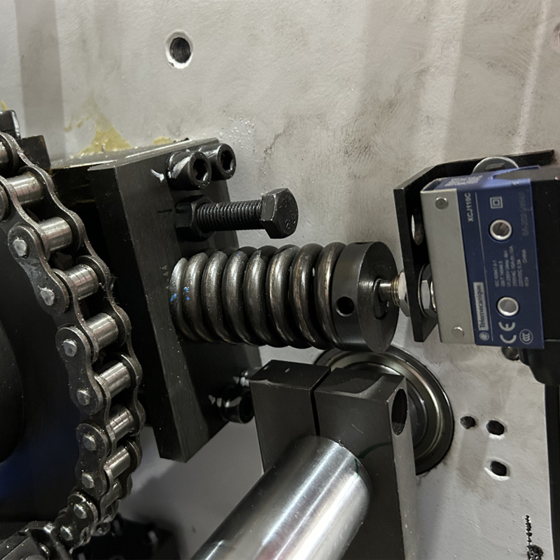 aem 1650v automatic die cutting machine-21