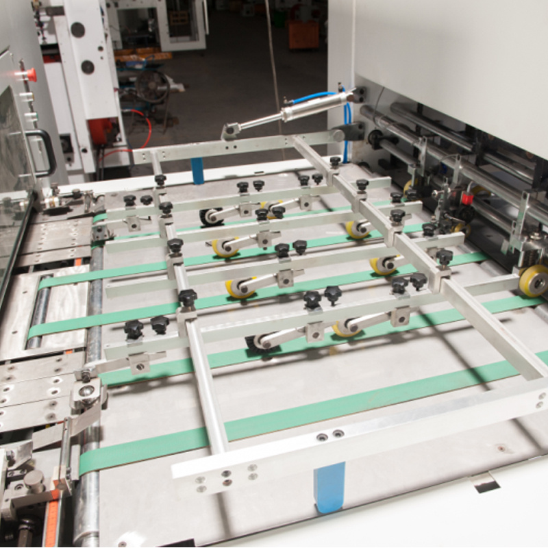 AEMB-1500Y Semi-automatic flatbed die cutting machine (4).jpg