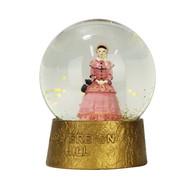 Vintage Dame i Pink kjole Snebold - Elegant Samlergenstand