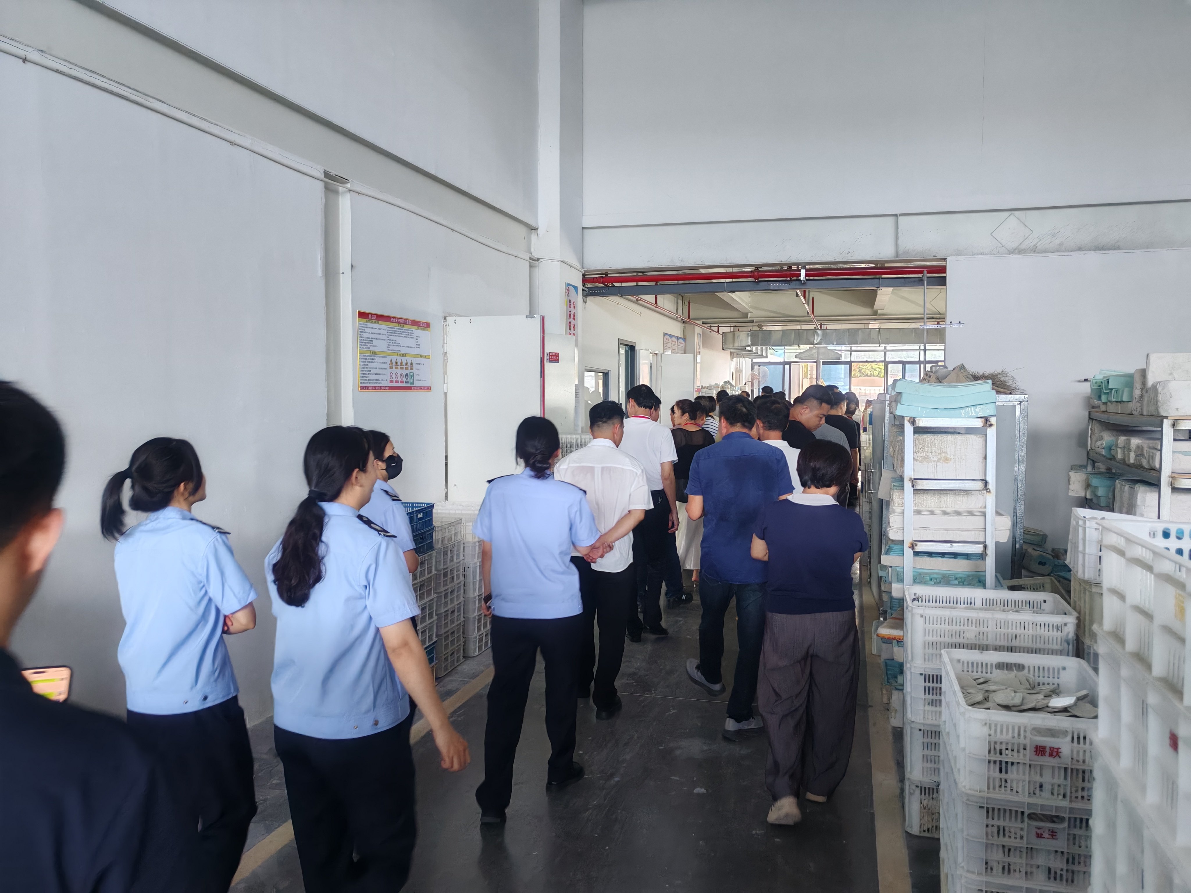 Quanzhou Zhenyue Crafts Co., Ltd. in Fujian Welcomes Government Officials and Business Leaders for In-Depth Exchange on Safety Production and Fire Protection Layout Management
