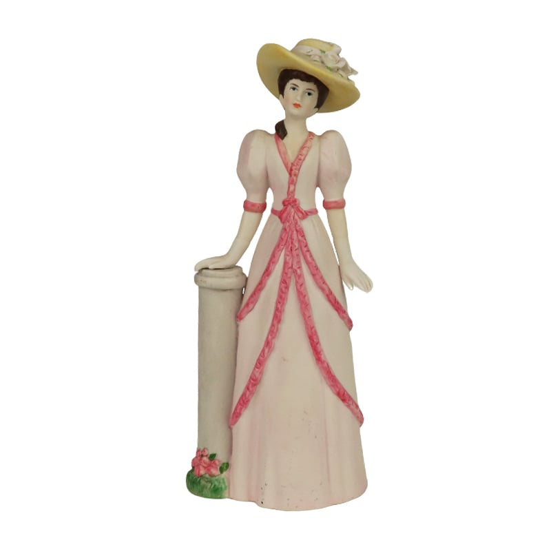 Resin Vintage Lady Figurine - Elegant Decor