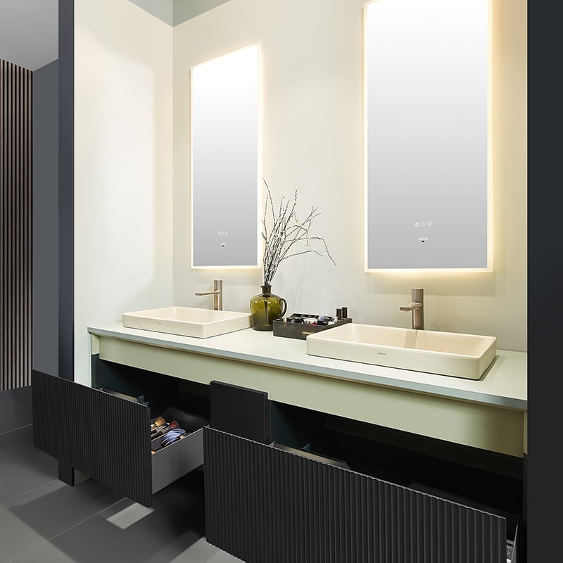Özel Tasarım Banyo Dolabı Ayna Dolap ve Havuzlu
