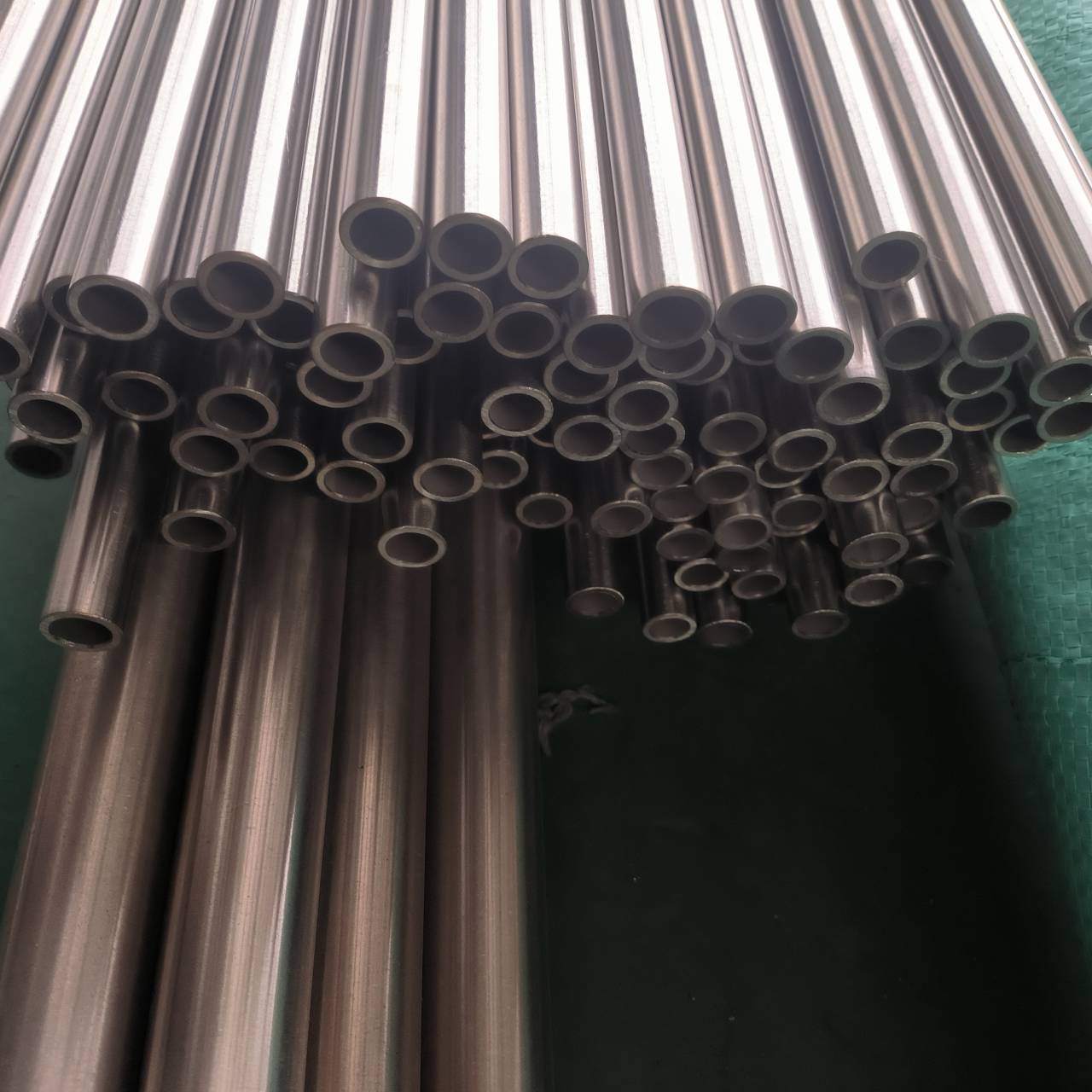 CuNi10 Alloy Tubes for Enhanced Performance in Medical Devices