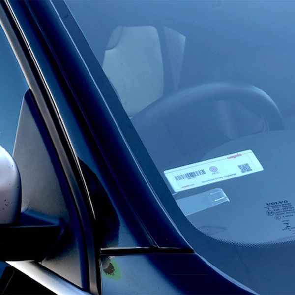 RFID štítek na čelní sklo