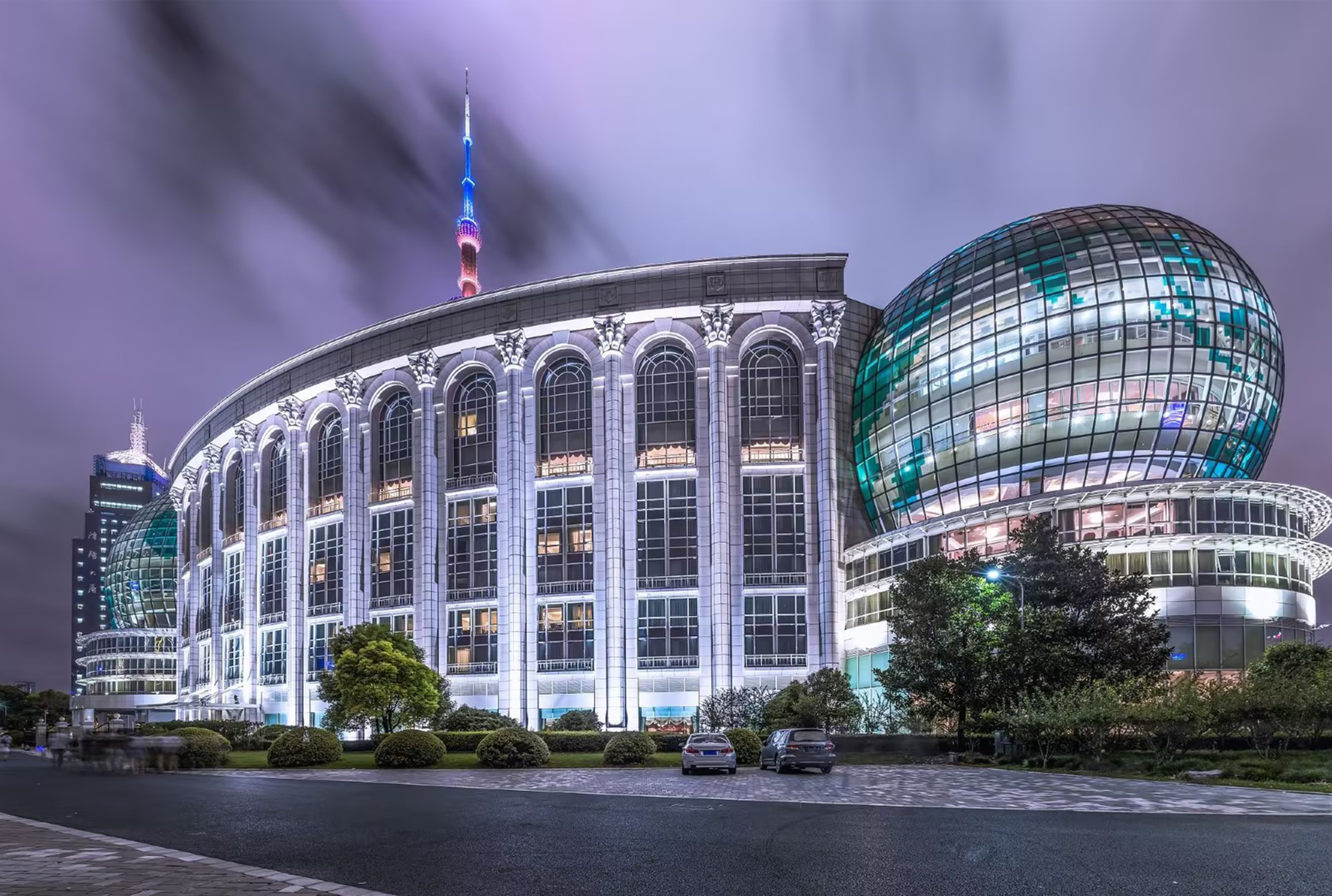 Shanghai International Convention Center (APEC 2001 Venue)
