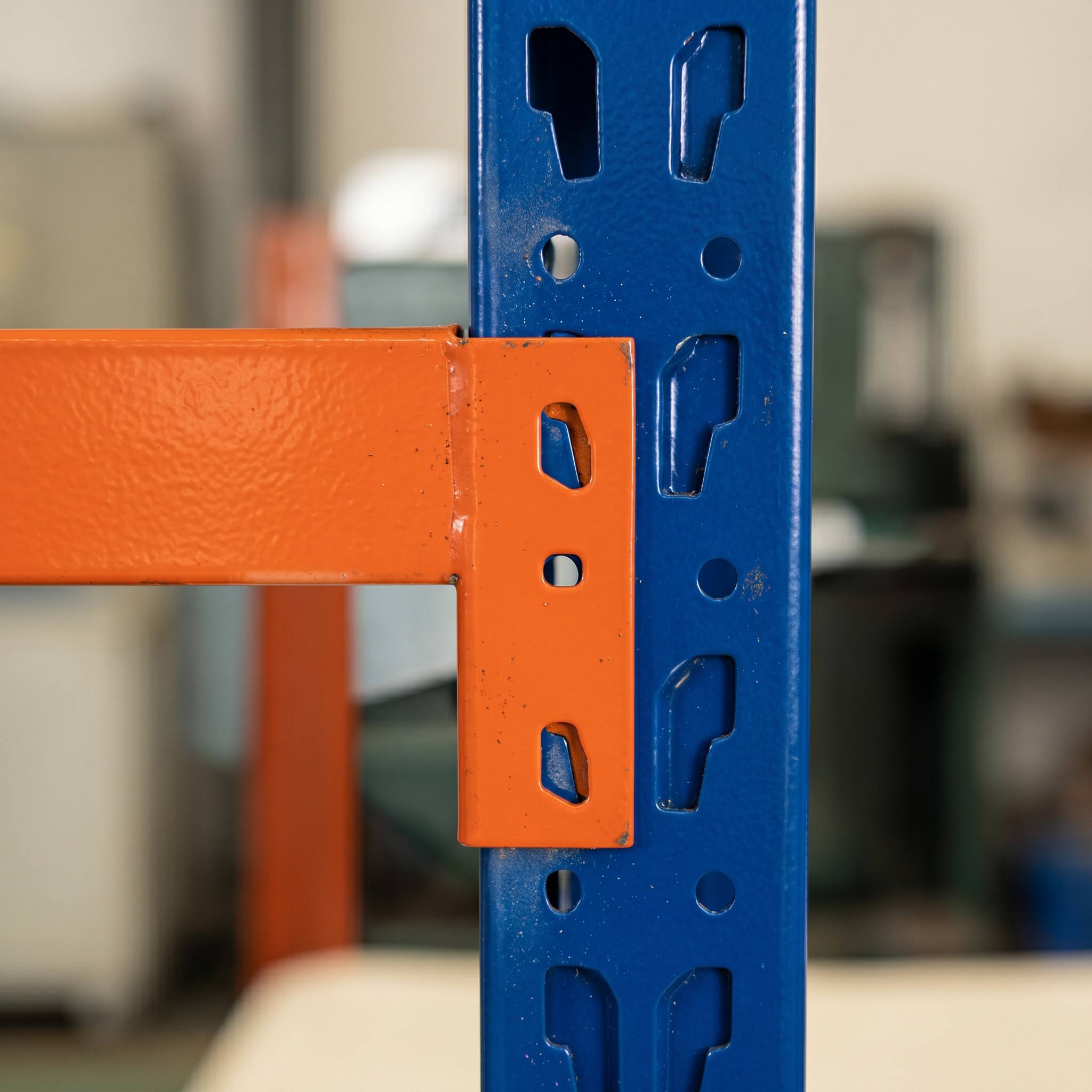 How Do Heavy-Duty Storage Shelves Maximize Warehouse Organization?