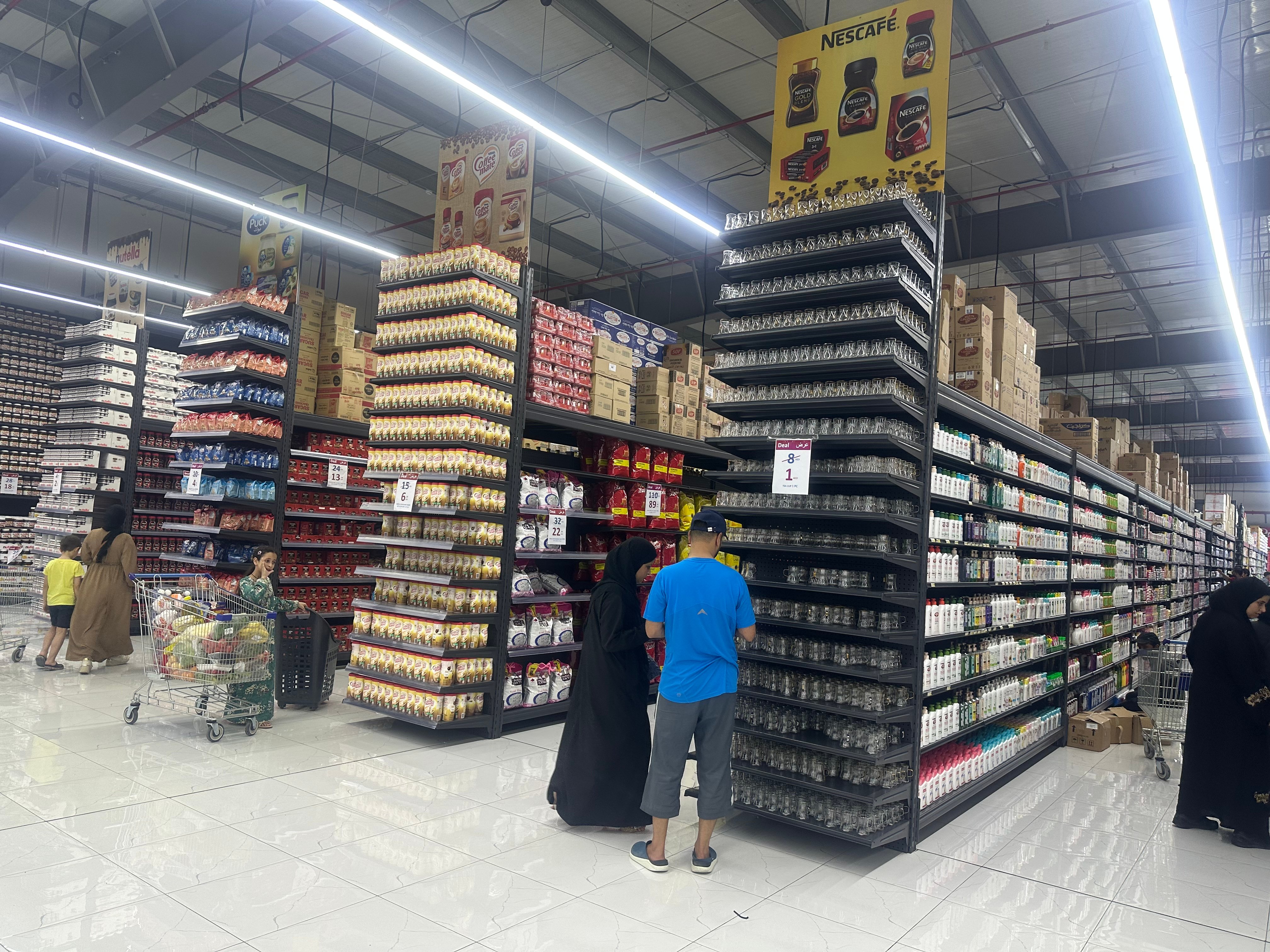 What Are the Key Factors to Consider When Choosing Supermarket Shelves?