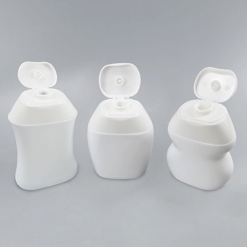 What are the common uses of squeeze bottles?