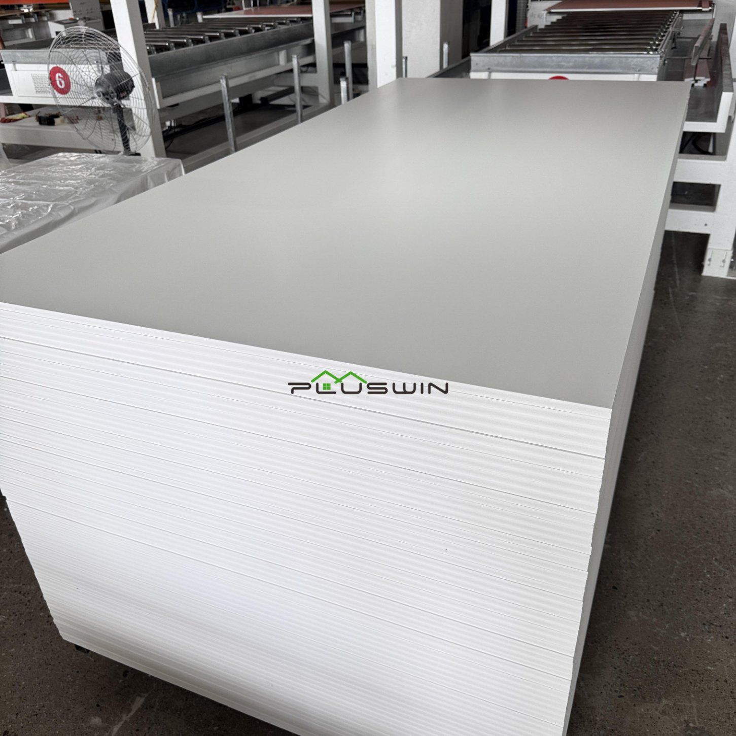 What Are Common Applications for 4x8 White Plastic Sheets in Various Industries?