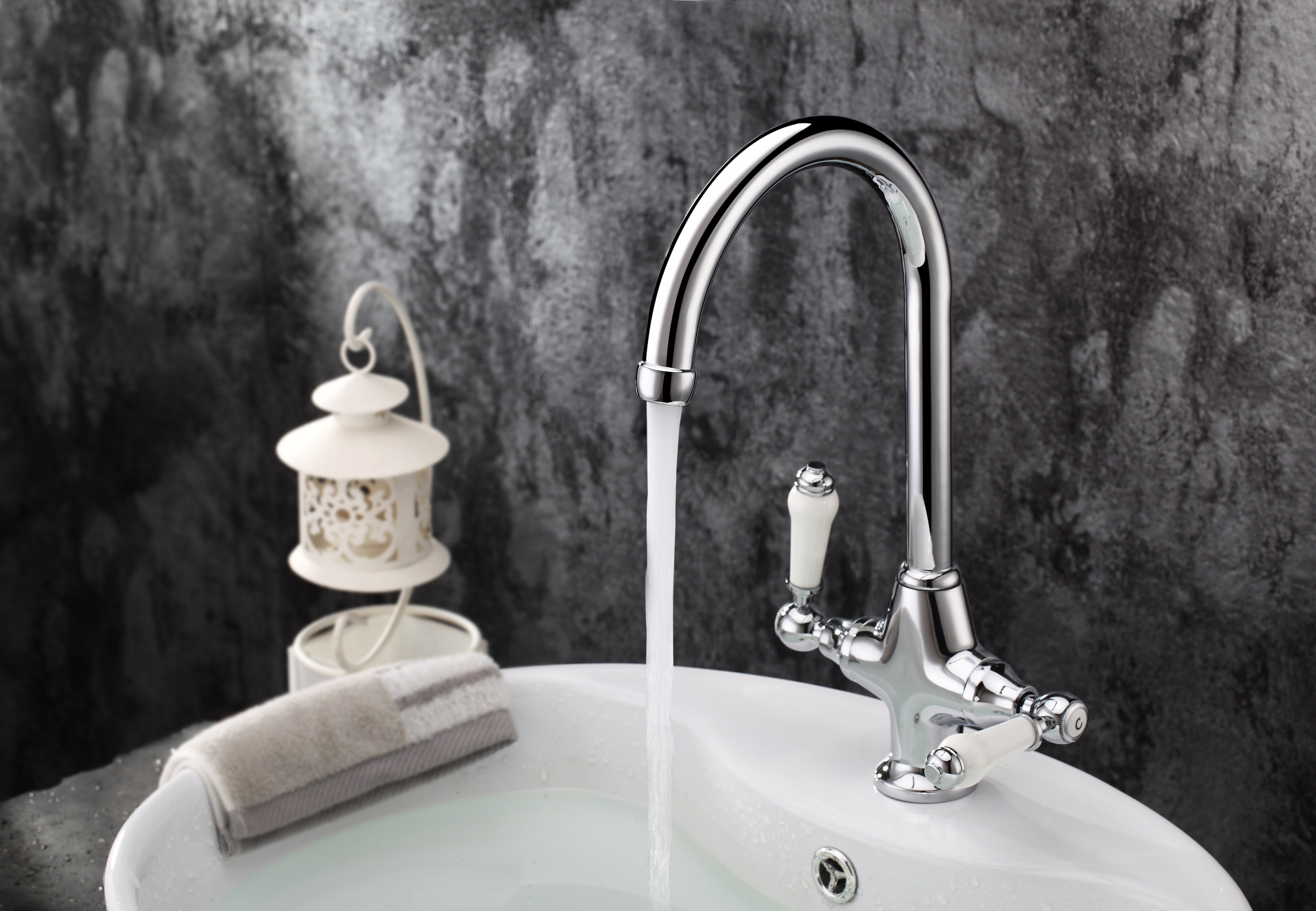 Why do procurement managers prefer complete bathroom sets for new builds?
