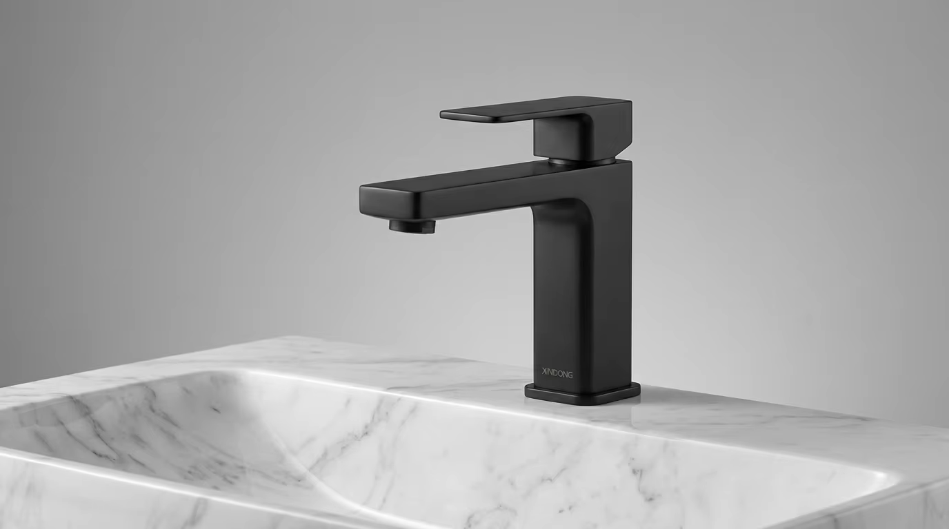 Évaluation de la durabilité des finitions noir mat dans les salles de bain publiques