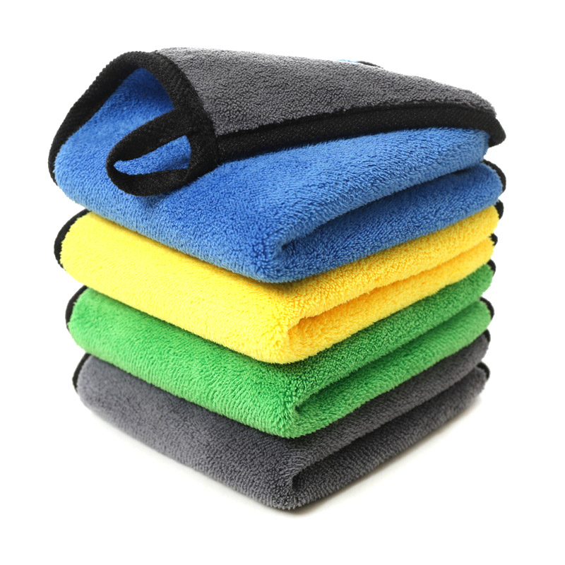 When washing white and dark car paint, should microfiber car wash towels be used separately?
