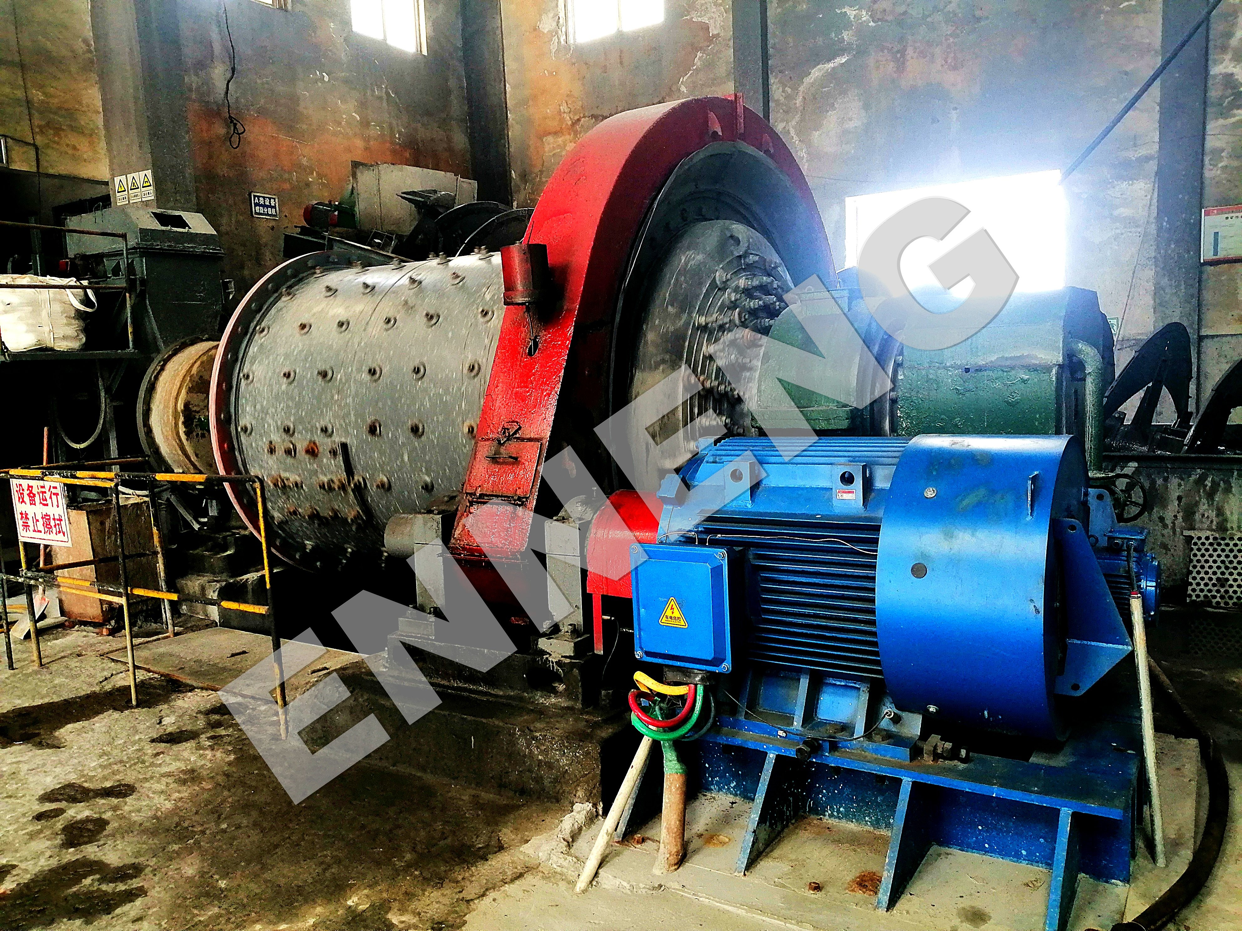 Mining overland belt conveyors utilize the Direct Drive Motor to eliminate failure-prone mechanical gear reducers on primary drive pulleys.