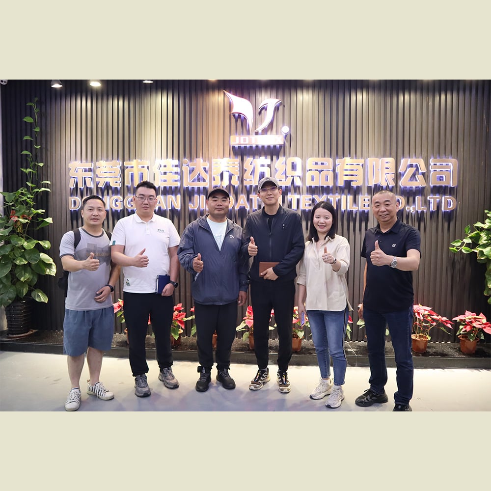 Indústria Têxtil da China Atualiza-se para Produção em Pequenos Lotes e Resposta Rápida