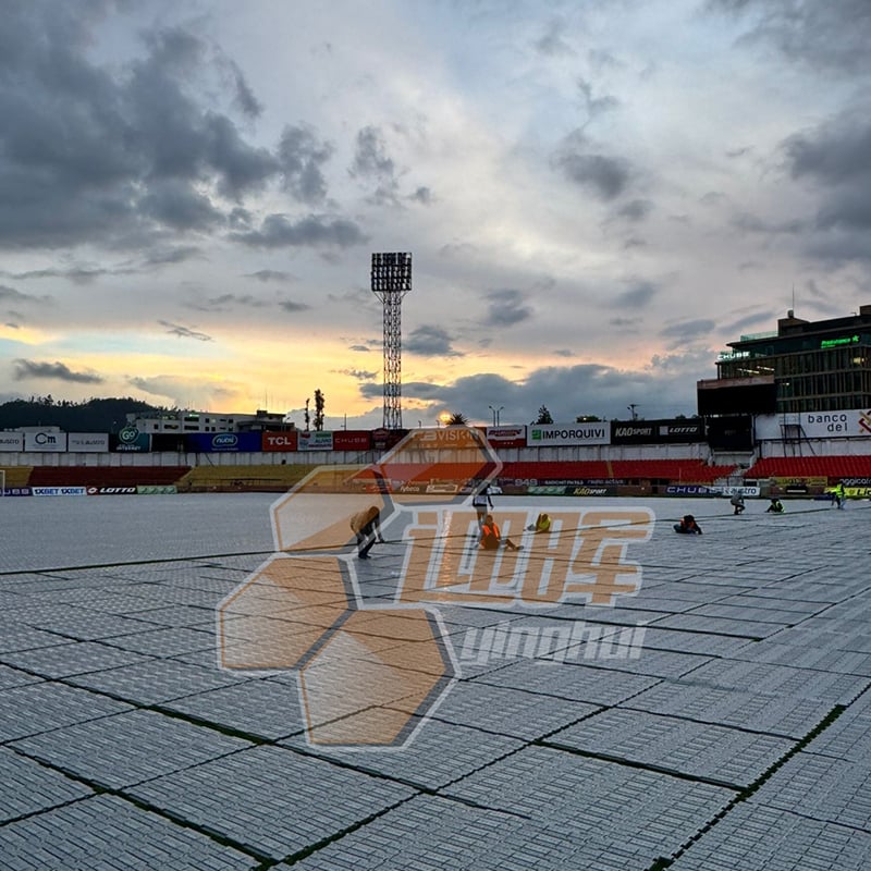 Solution T-01 de Lokang Sports au stade de Cuenca