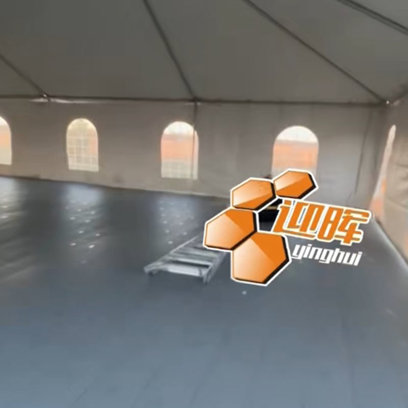 Événement sous tente extérieure au Canada – Solution de revêtement de sol T-03