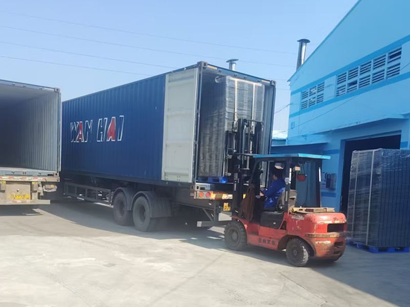 De la Chine au Mexique — Plancher de protection pour gazon enroulable en transit !