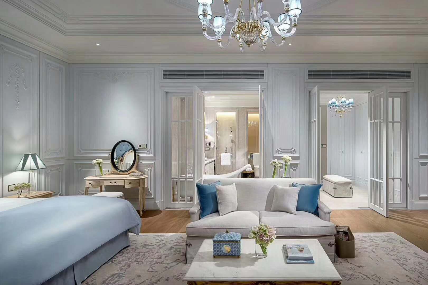 French Luxury Style Off-white and Golden Queen Bed FB-129