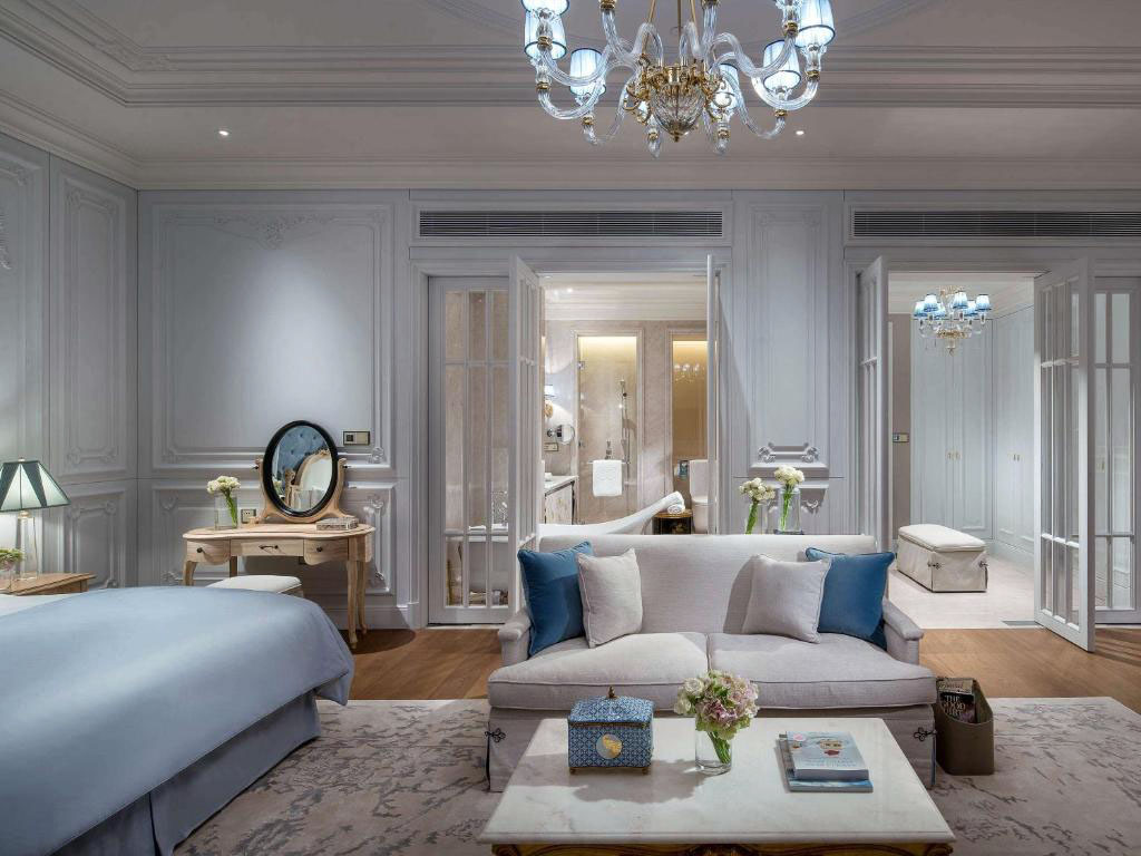Innovative Trends in Modern Hotel Furniture Design