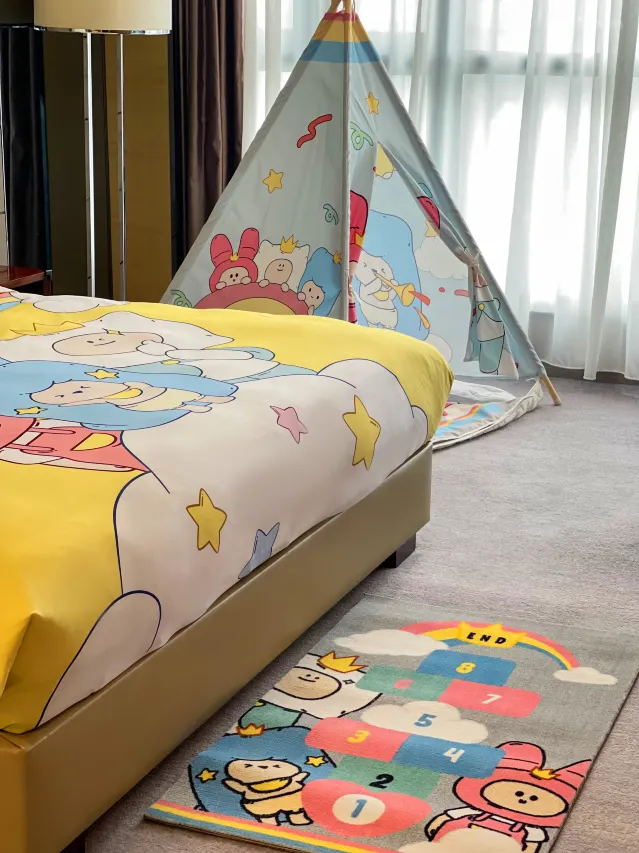 Crowne Plaza Hotels & Resorts-Original IP Crown Family Theme Parent-Child Suite
