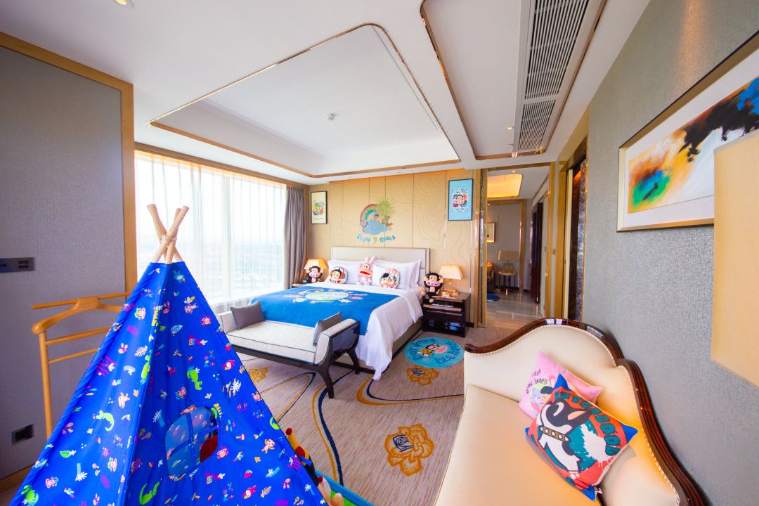 Wyndham Grand Foshan Suite Room