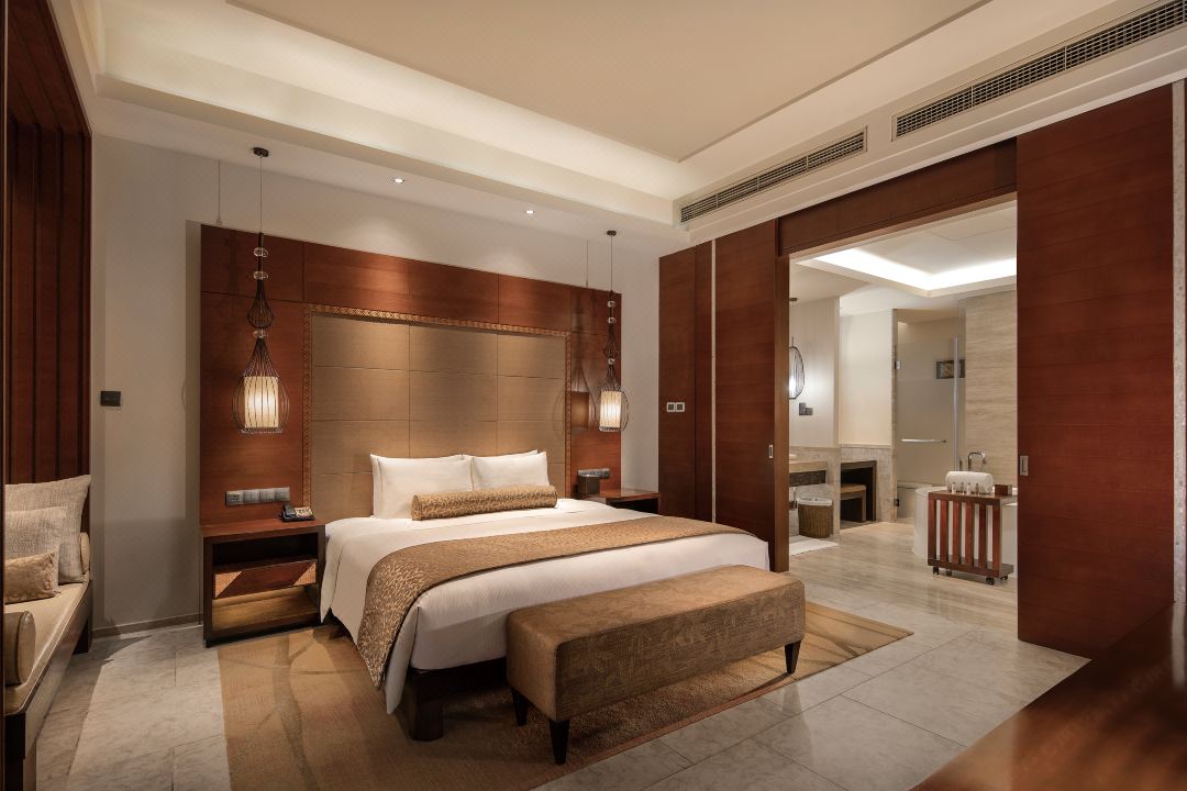Hilton Sanya Yalong Bay Resort Suite Room