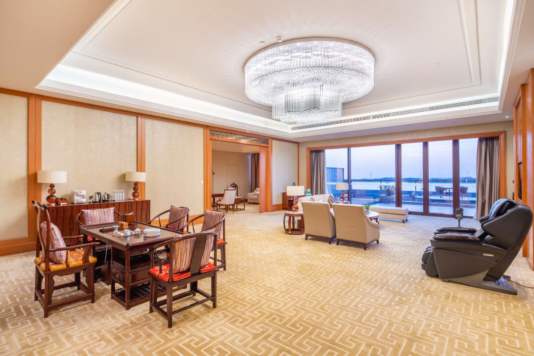 Renaissance Suzhou Taihu Lake Hotel Rooms & Suites 2