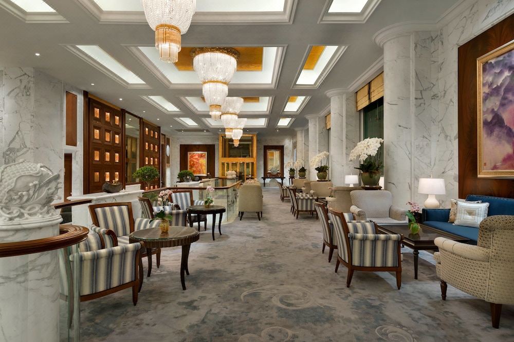 Shangri-La Hotel Singapore Executive Lounge