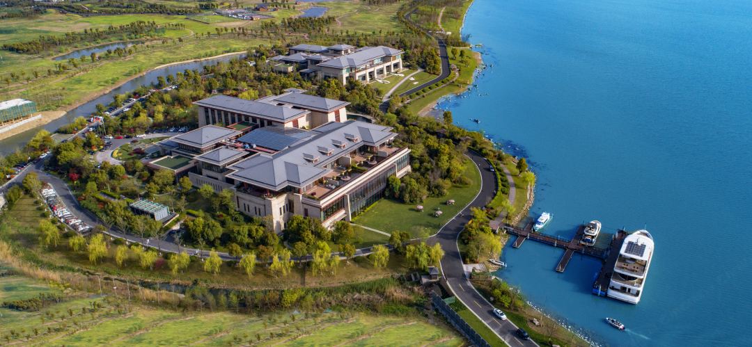 Renaissance Suzhou Taihu Lake Hotel Rooms & Suites 2