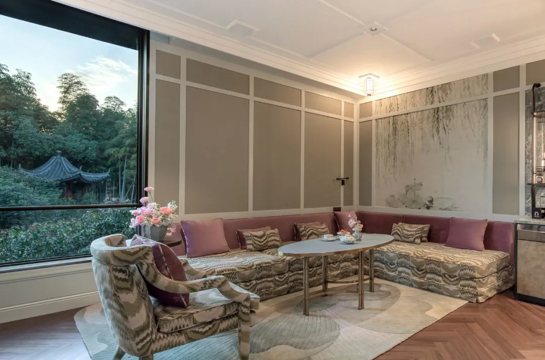 EKAR FURNITURE’s Hangzhou Shangri-La Hotel Project: Crafting Luxury at “Water Heart Residence”