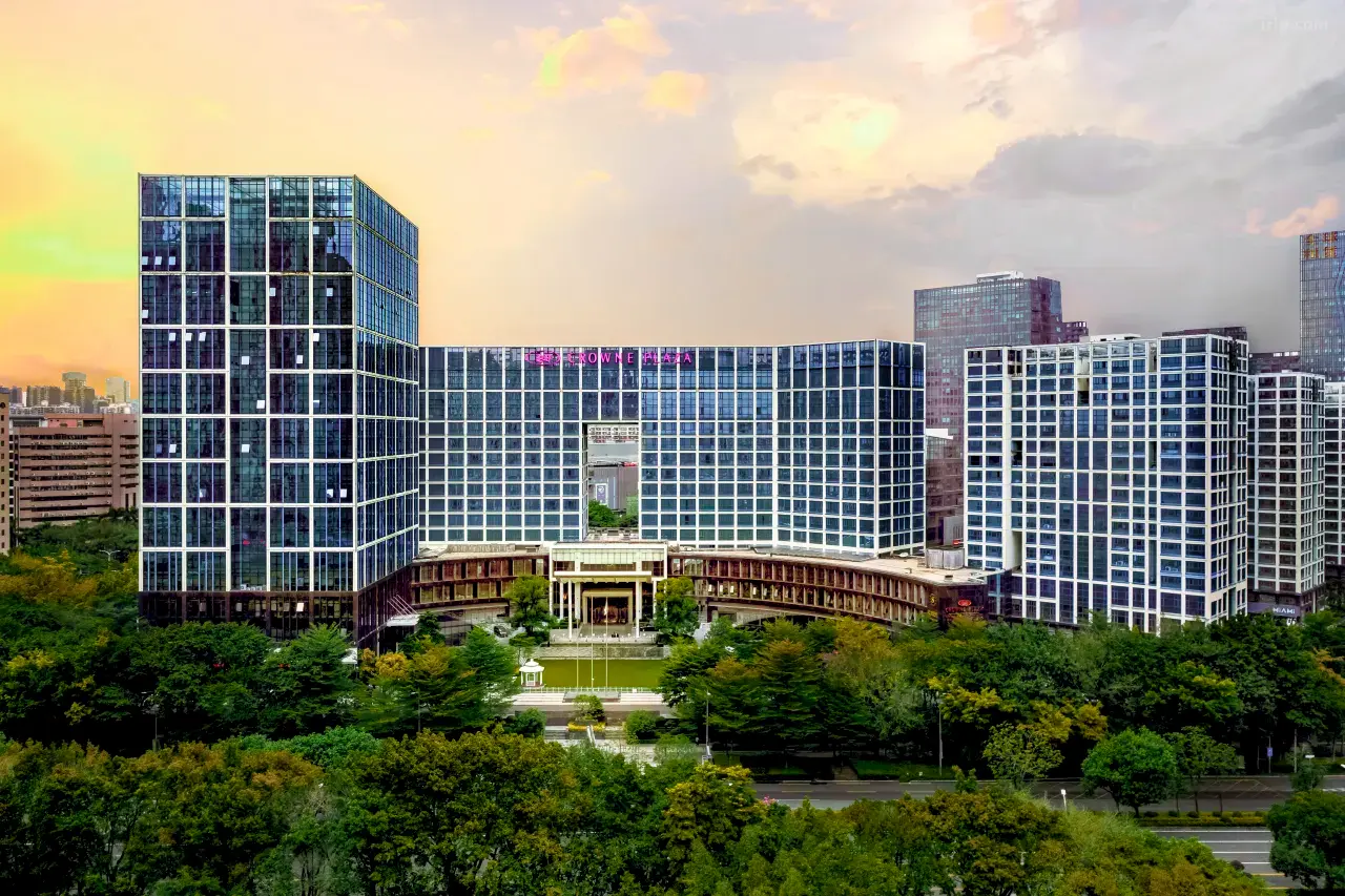 Crowne Plaza Hotels & Resorts-Original IP Crown Family Theme Parent-Child Suite