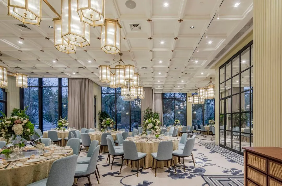 EKAR FURNITURE’s Hangzhou Shangri-La Hotel Project: All Day Restaurant