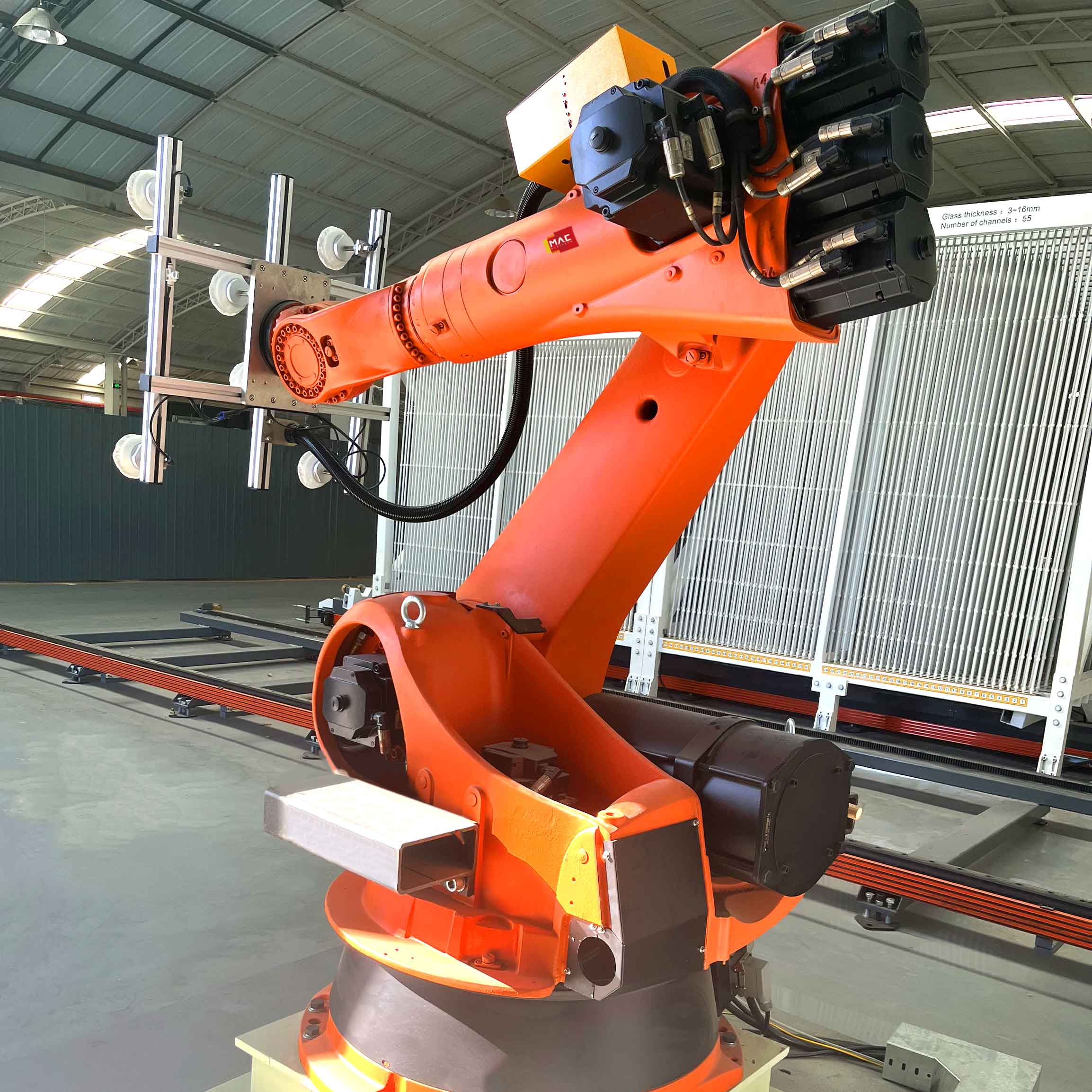 Can glass robot improve efficiency in smart glass factory production systems?