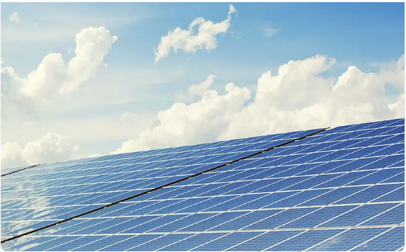 The Benefits of Anti-Reflective Glass in Solar Applications