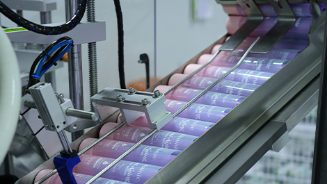 China frente a la fabricación local: ¿qué opción es mejor para los emprendedores de productos para el cuidado de la piel?