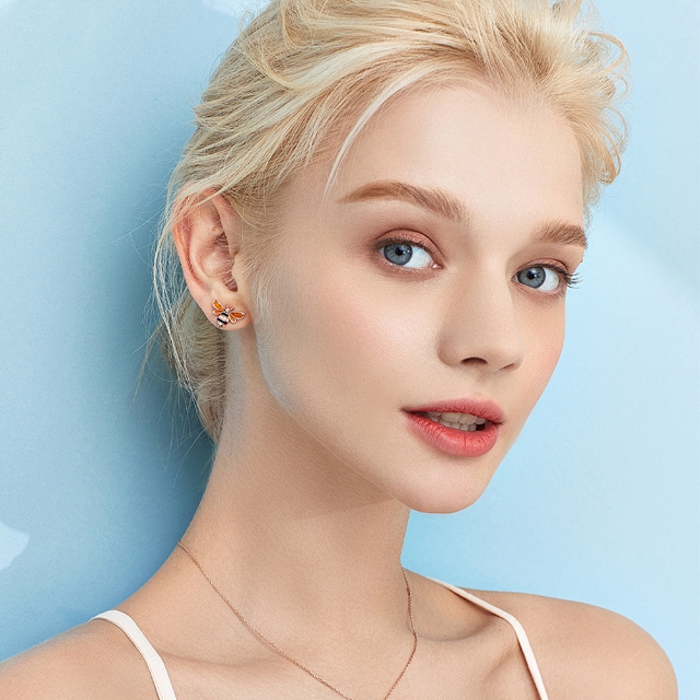 What Role Does Ceramide Play In The Skincare World?